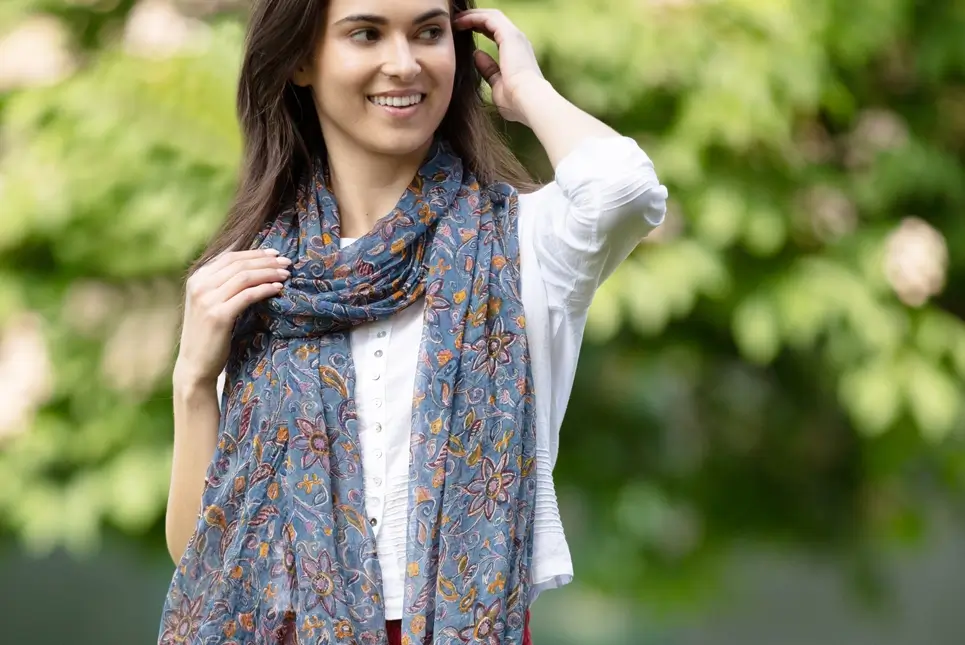 How to Style a Chiffon Scarf with Effortless Grace-2