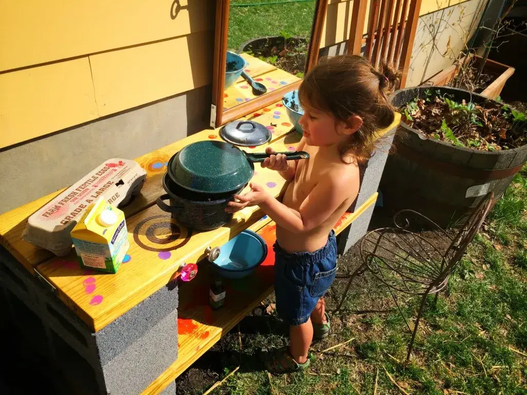 mud kitchen-2